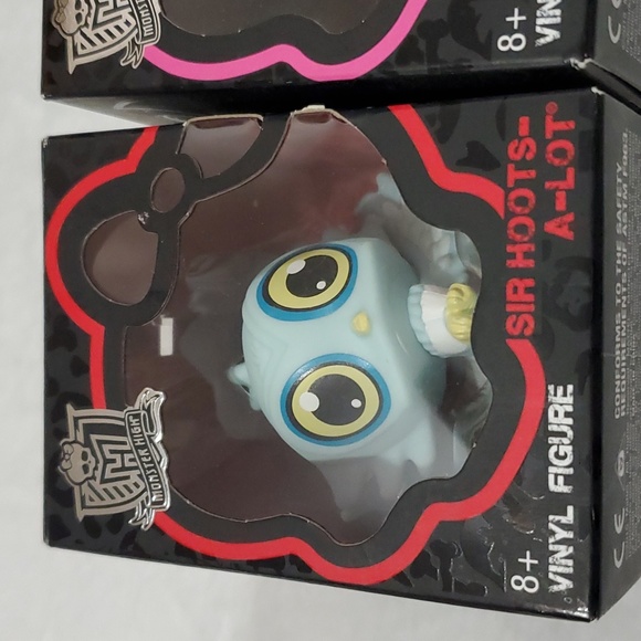 NIP 3 Monster High Vinyl Figures - Picture 2 of 12